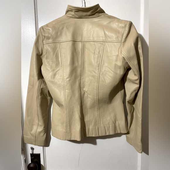 Kenneth Cole ‘Reaction’ lined leather blazer. Classic styling, 2 front pocket - Picture 4 of 4